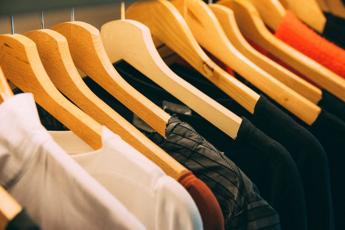 Vil du gerne opgradere din garderobe? Køb tøj online